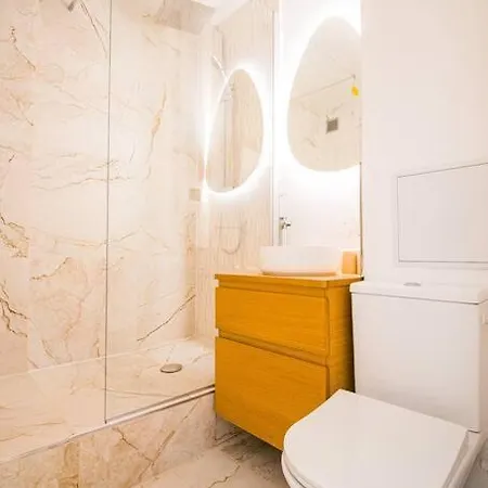 Typical Parisian In Le Marais Appartement *